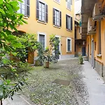 The Rent - In Crocetta Apartament