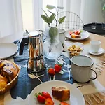 The Rent - In Crocetta Apartament Mediolan